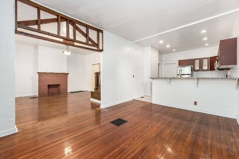 Building Photo - 2469 Indiana Ave