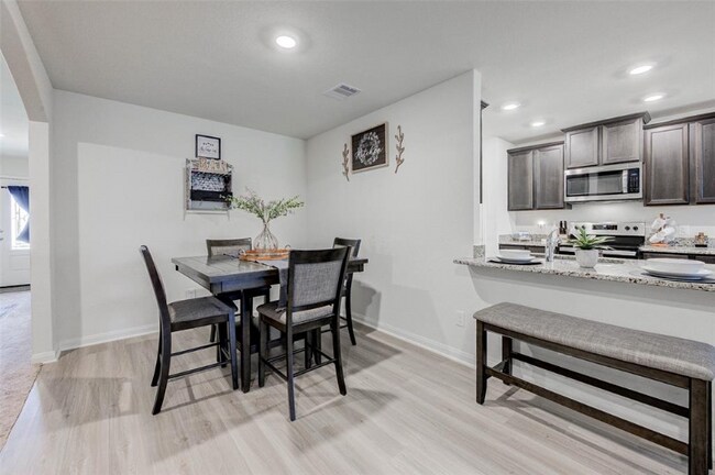 Building Photo - 20923 Solstice Point Dr