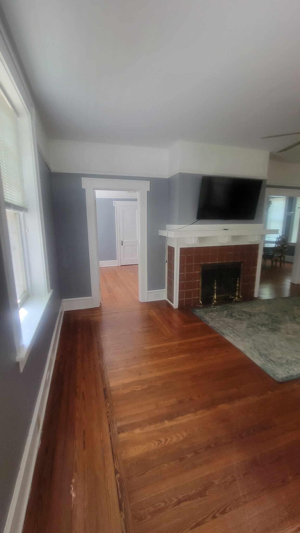 Building Photo - 148 W 6th St