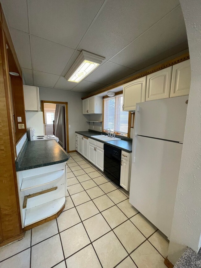 Building Photo - 1705 11th Ave N