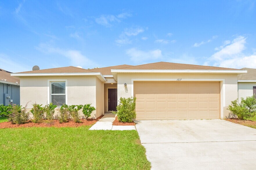 Primary Photo - 1617 Strathmore Cir