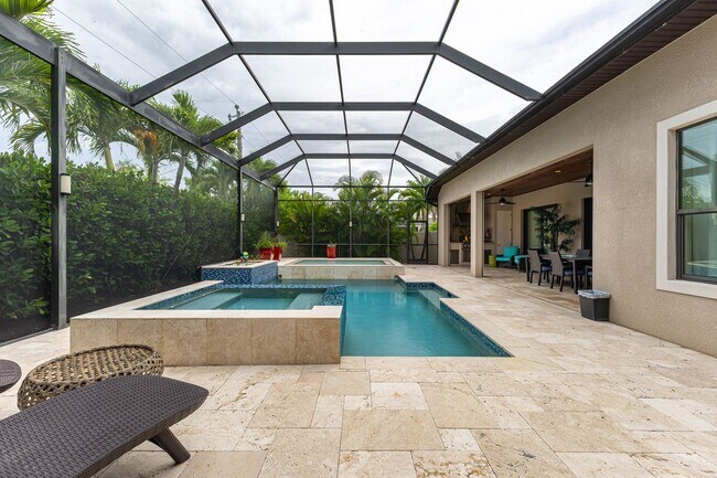 Building Photo - 1823 Cape Coral Pkwy W