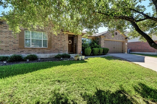 Building Photo - Spacious 4-Bedroom Gem with Office in Desi...