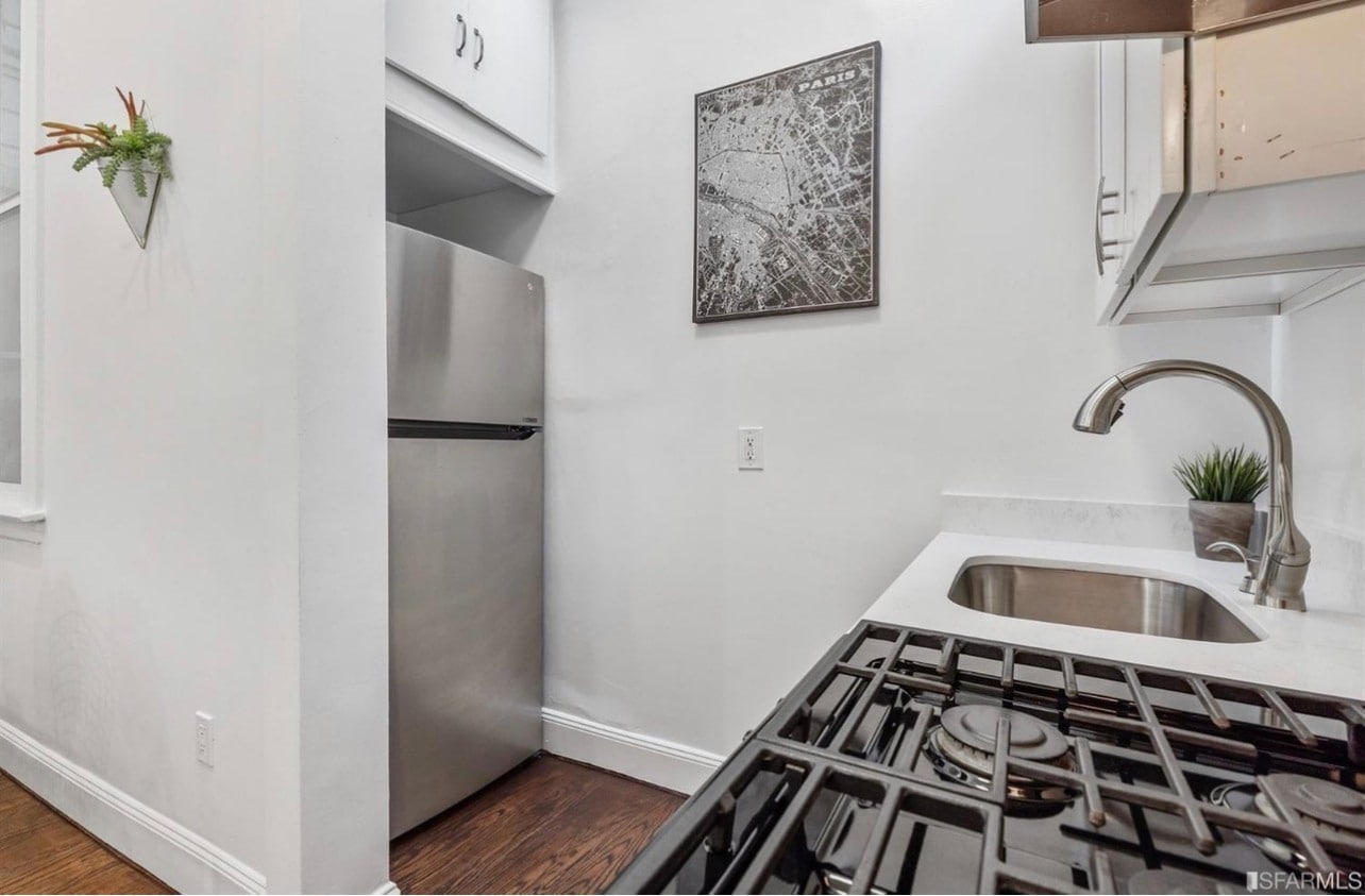 Fridge - 2924 Pine St