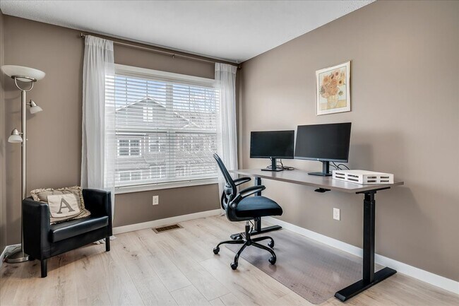 Building Photo - 1960 Commonwealth Blvd