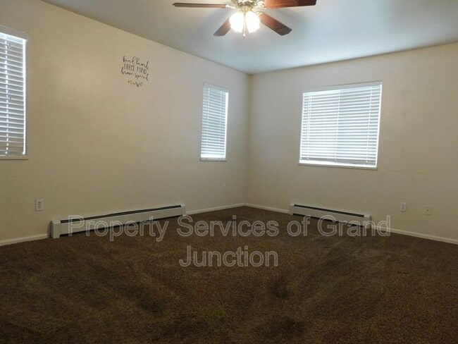 Building Photo - 2963 Bookcliff Ave