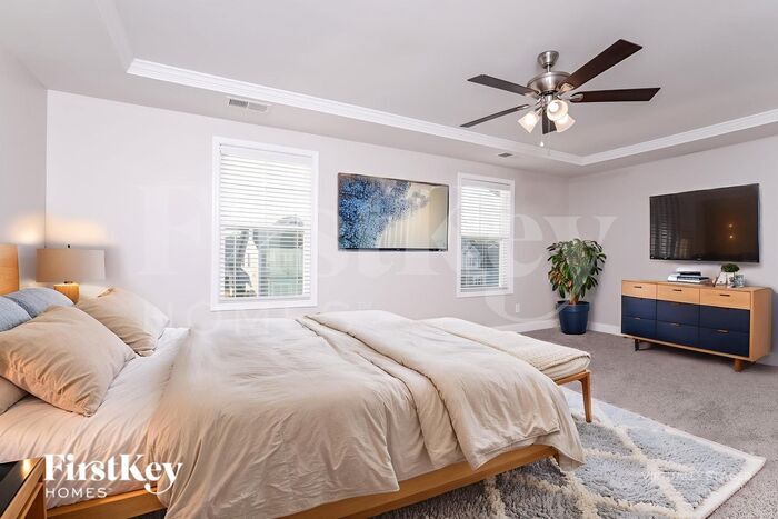 Building Photo - 499 Royal Oak Ln