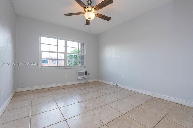 Building Photo - 3671 SW 11th St