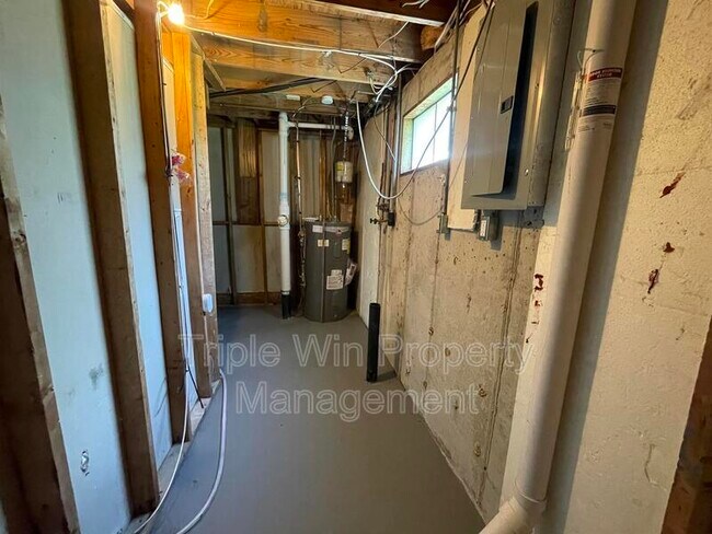 Building Photo - 1464 Monopoly Dr