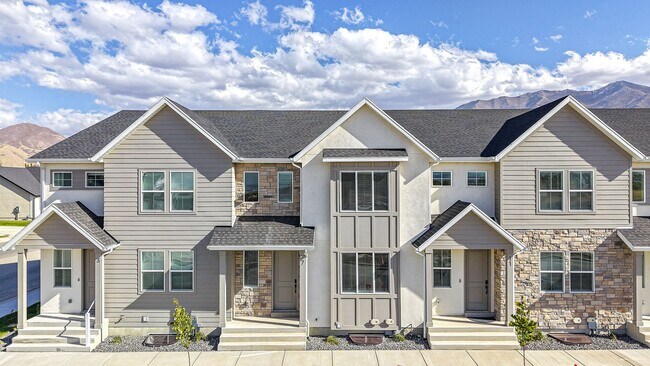 Building Photo - *No Security Deposit Required Upfront for 6 Months!  2024 Townhome. Move In Special!