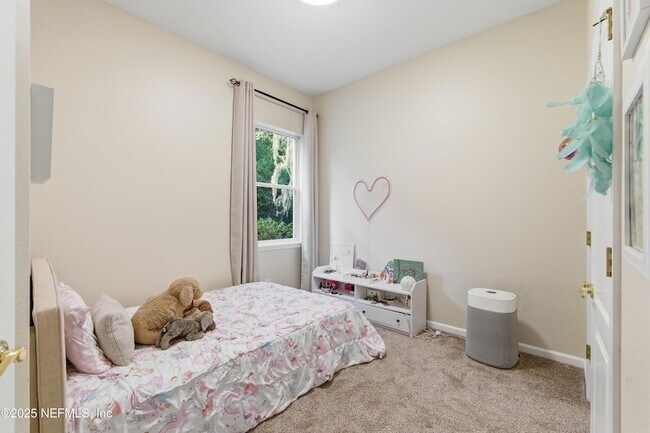 Building Photo - 9 Creek Side Dr