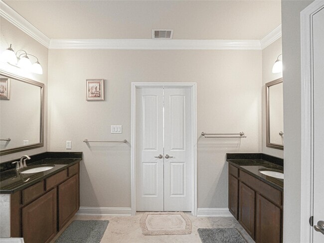 Building Photo - 2701 Camden Hills Ln