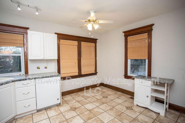 Building Photo - 5753 Rogers Ave