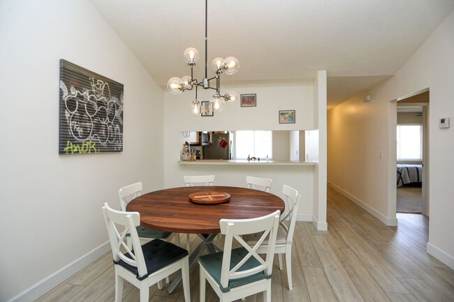 Building Photo - **ANNUAL OR SEASONAL RENTAL**