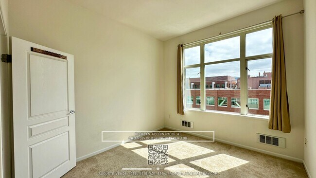 Building Photo - Amazing Morning Sunlight & Views of SF & D...
