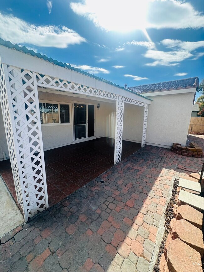 Building Photo - 4056 Caseman Ave