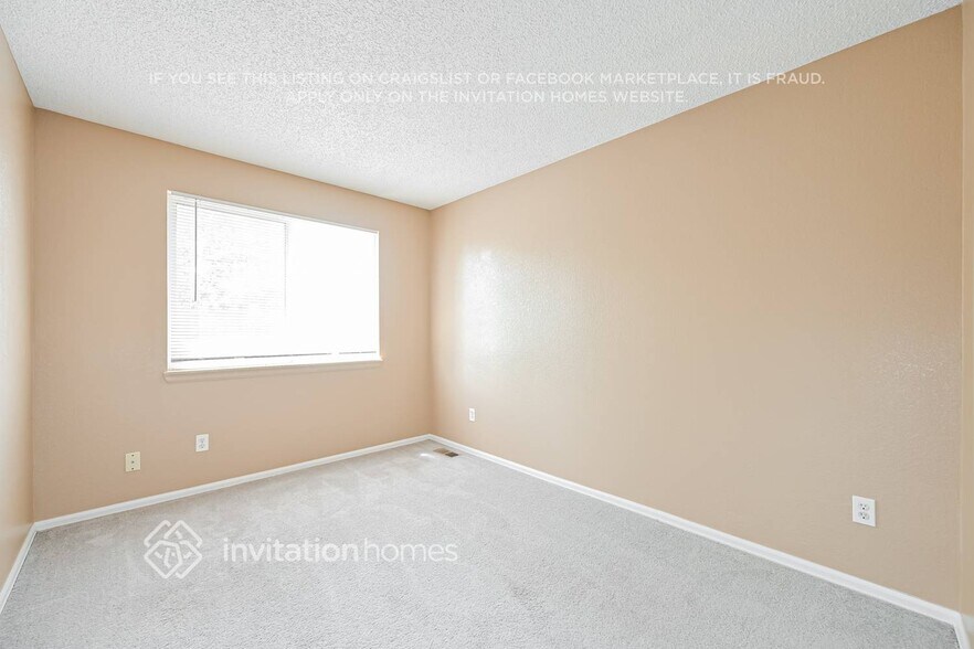 Building Photo - 14922 E 50th Dr