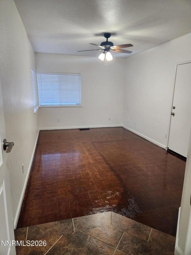 Building Photo - 3653 Hemlock Ct