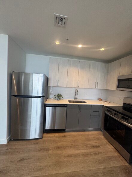 Building Photo - 253 NE 2nd St