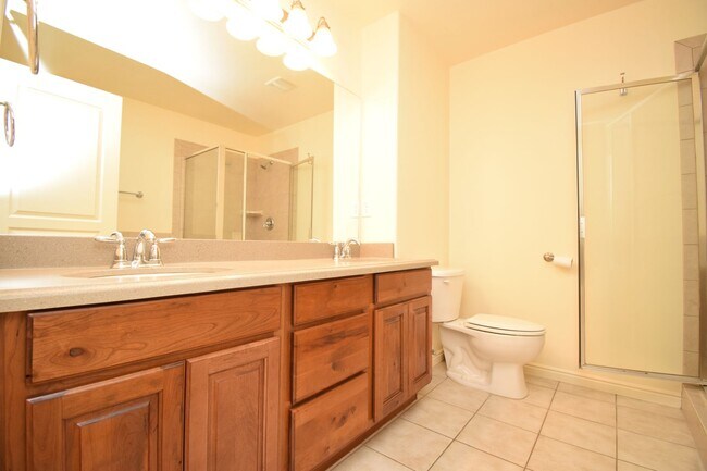 Building Photo - Modern 4 bed Home in Prime West Valley Location!!