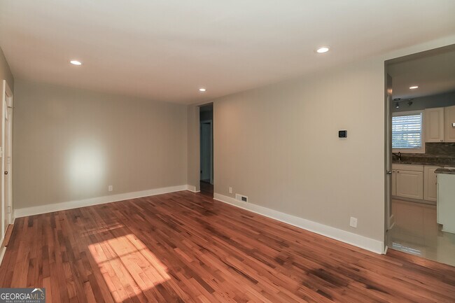 Building Photo - 2450 Judson Ave