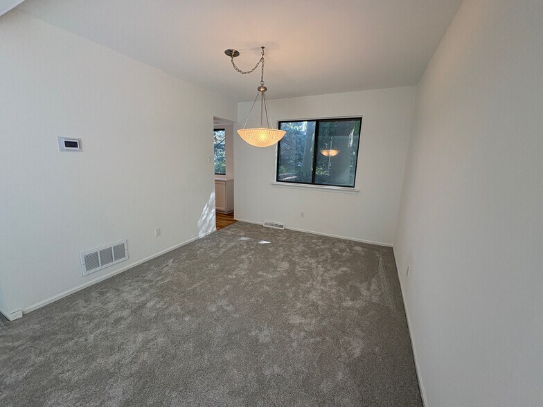 Building Photo - 101 Elgin Ct
