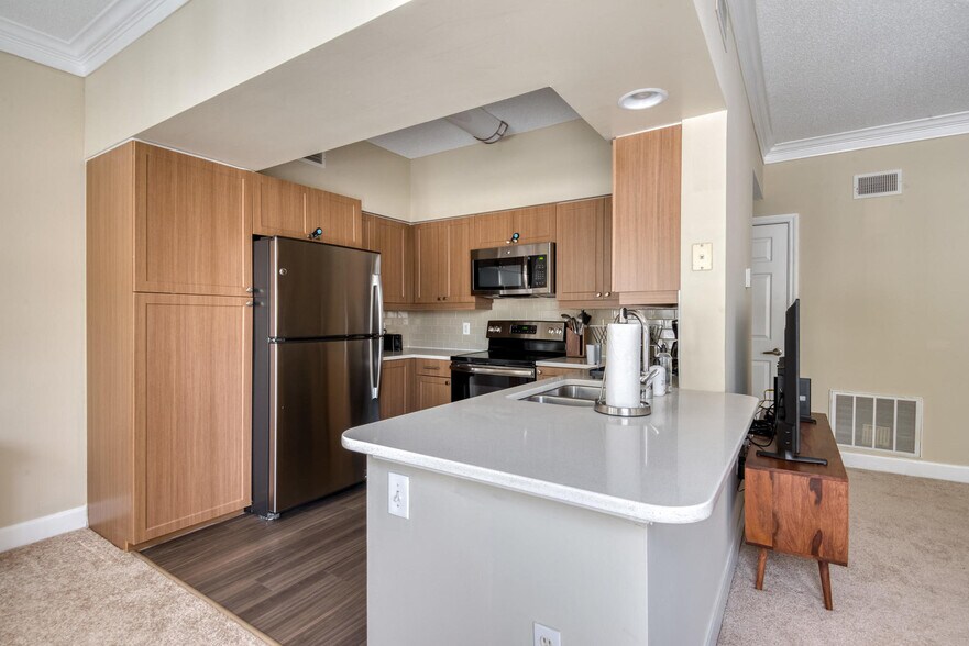 Building Photo - 1449 Main St