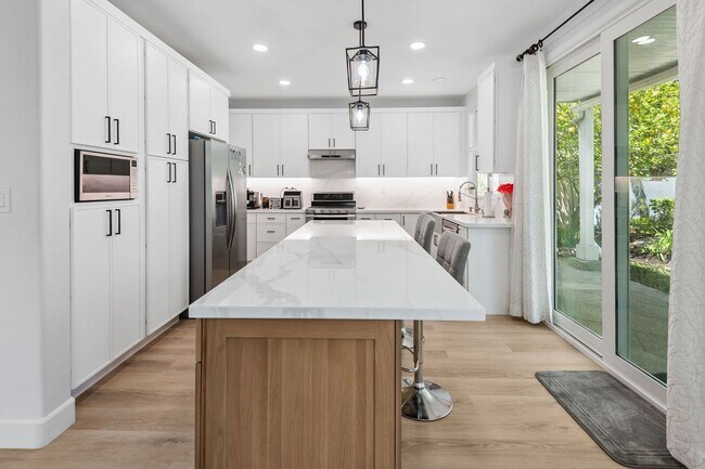 Building Photo - Newly Remodeled 4 Bedroom Aliso Viejo Home...