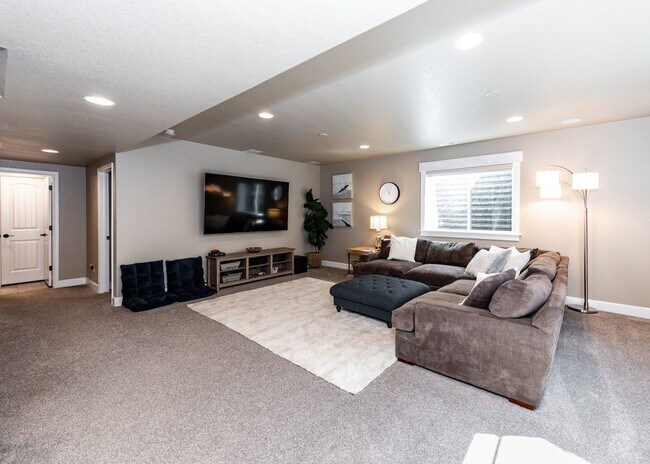 Building Photo - Beautiful, Spacious Home in Wolf Ranch in D20