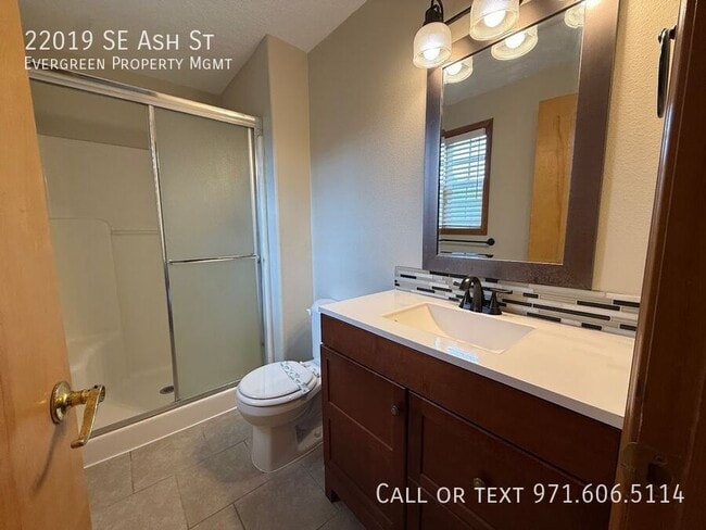 Building Photo - 22019 SE Ash St