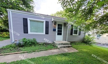 Building Photo - 2 Bedroom Waldo Charmer!!-Available in AUG...