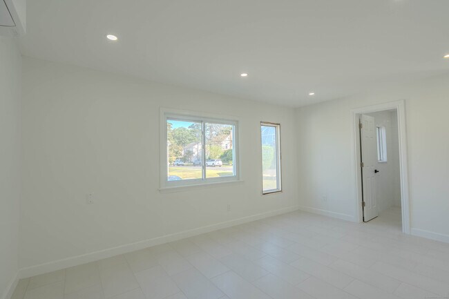 Building Photo - 56 Leonard St
