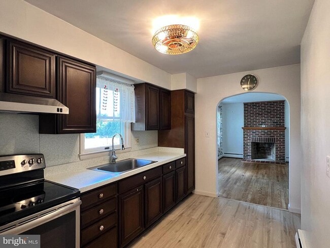 Building Photo - 1551 Deer Park Rd