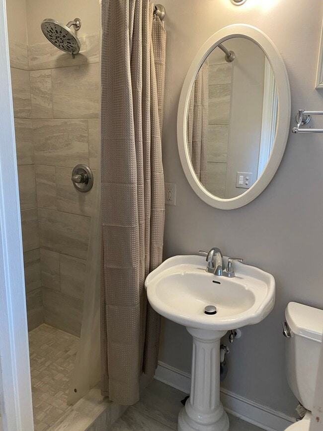 Building Photo - Forest Acres