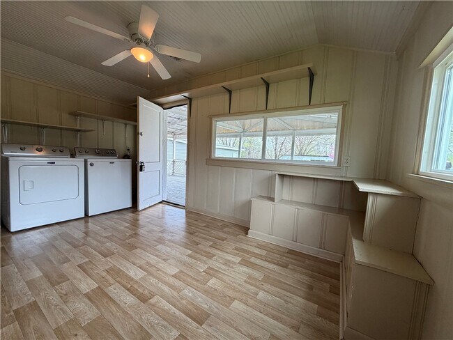 Building Photo - 2255 E Huntsville Rd