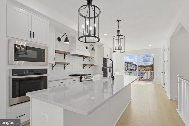 Building Photo - 9117 Crk Btm Ln