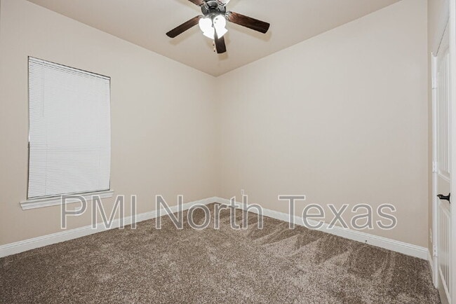 Building Photo - 15917 Rockingham St
