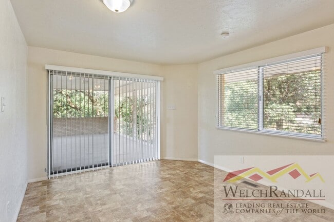 Building Photo - Elegant Layton Home Offering Space, Style,...