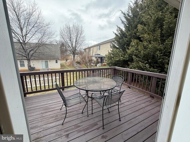 Building Photo - 12 Portsmouth Rd