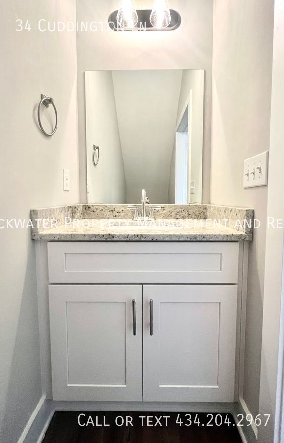 Building Photo - 34 Cuddington Ln