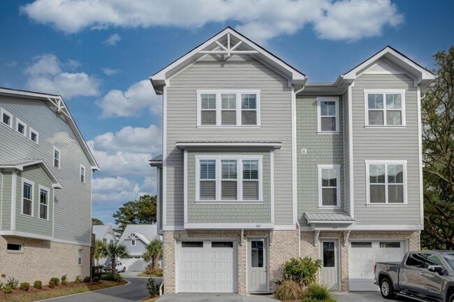 Building Photo - 1817 Bungalow Row