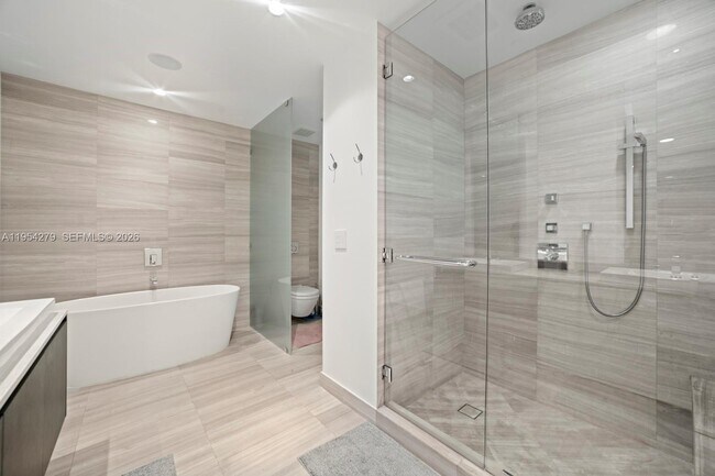 Building Photo - 3300 NE 188th St