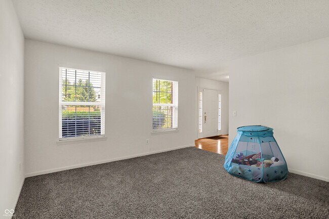 Building Photo - 5761 Cantigny Way S