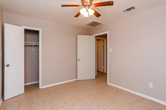 Building Photo - 14039 Eagle Pass St