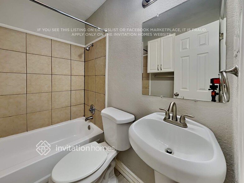 Building Photo - 4539 Scottsdale Dr