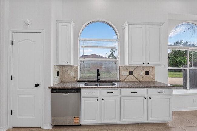 Building Photo - 23827 Spring Dane Dr
