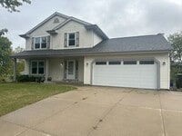 Building Photo - For Rent: Spacious 3 Bedroom, 2.5 Bath Sin...