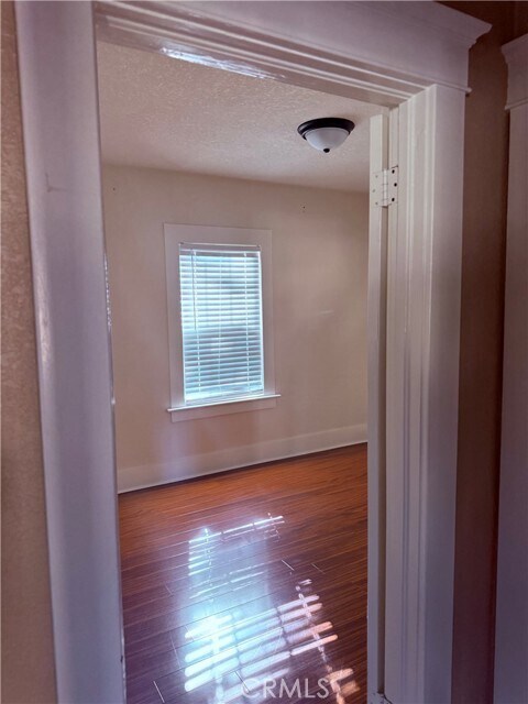 Building Photo - 119 N Cullen Ave