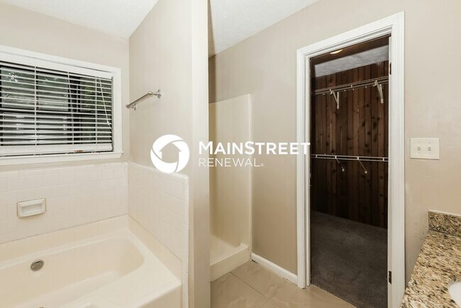 Building Photo - 3 Bedroom Pet-Friendly Home in Jonesboro, GA with Main Street Renewal