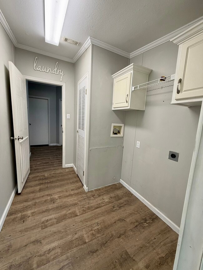 Building Photo - 215 Martin-Prejean Rd